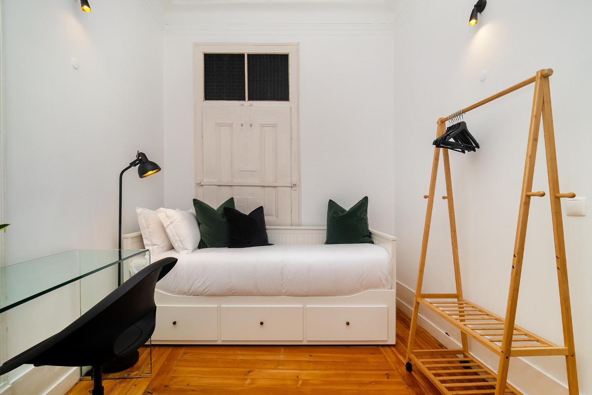 Whome Elegant In Lisbon's Historic Bairro Alto Apartment