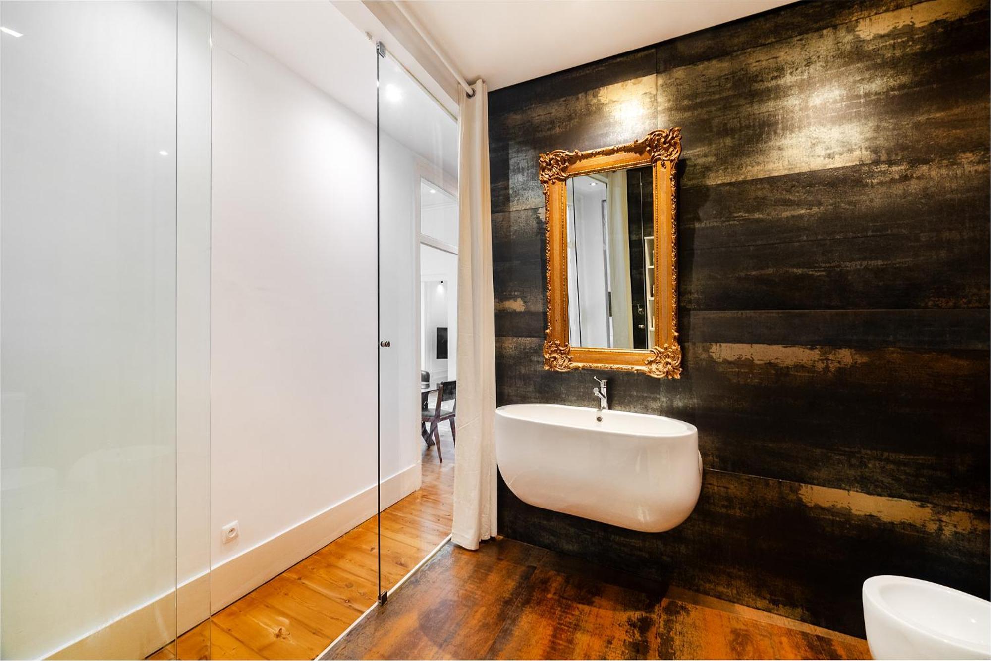 Apartment Whome Elegant In Lisbon's Historic Bairro Alto *