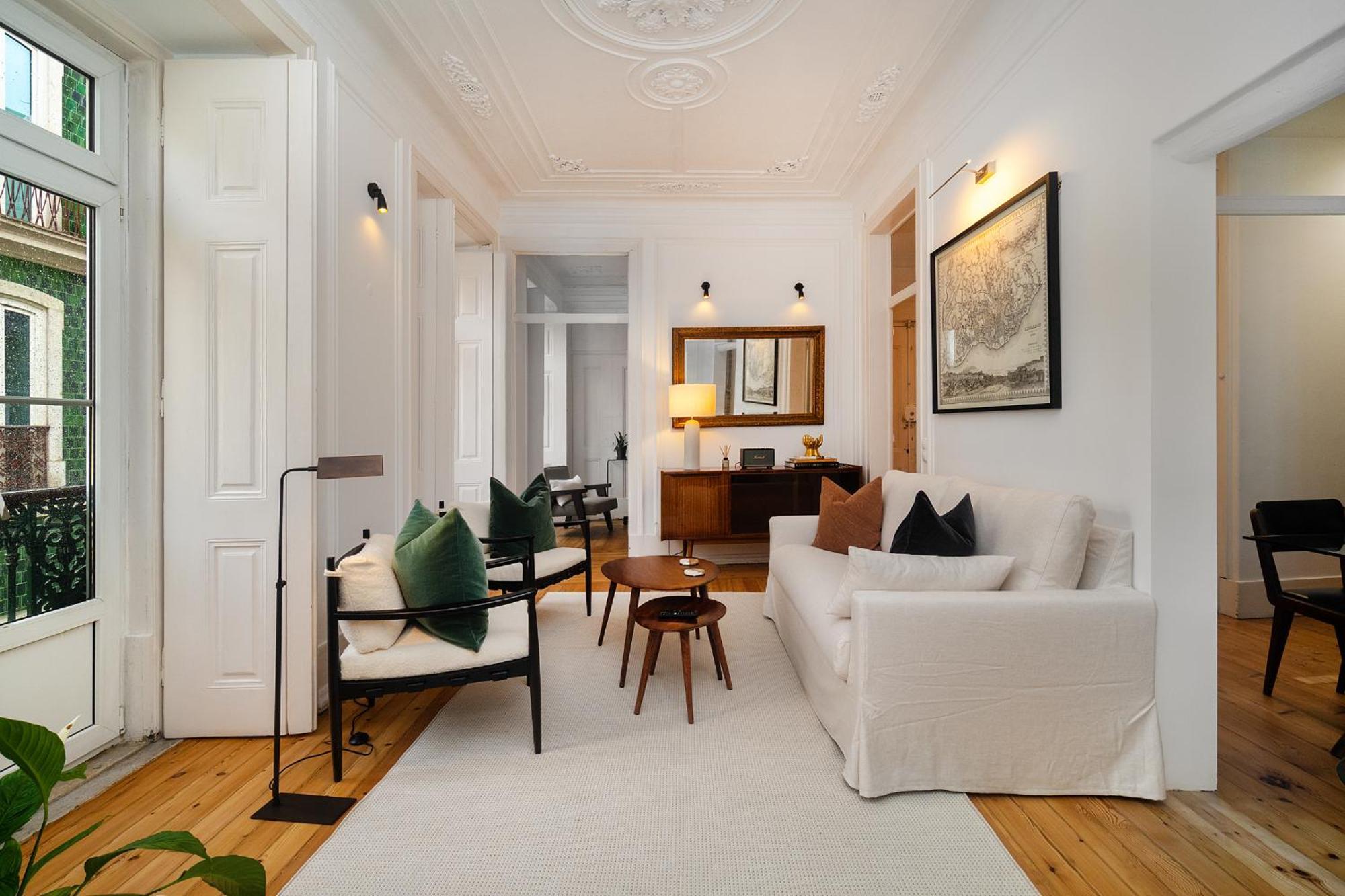Whome Elegant In Lisbon's Historic Bairro Alto Apartment